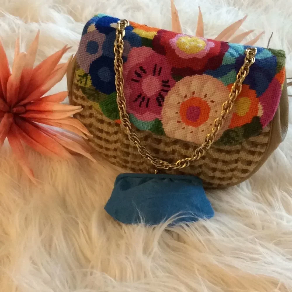 UNIQUE 💞GORGEOUS purse 💞 - Picture 2 of 16